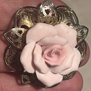 Vintage Capodimonte Pink Rose Brooch with Gold Filigree